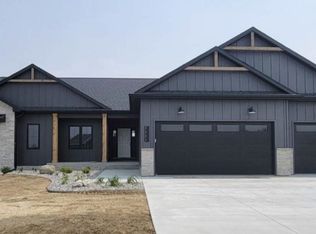 5108 Meadow Ridge Pl, Columbus, NE 68601