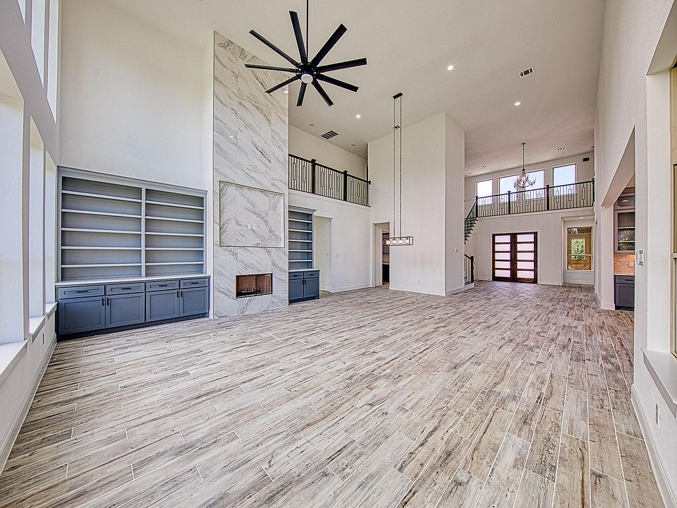 1st image of 24 Waterford Way