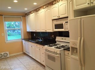 8312 77th Ave, Ridgewood, NY 11385