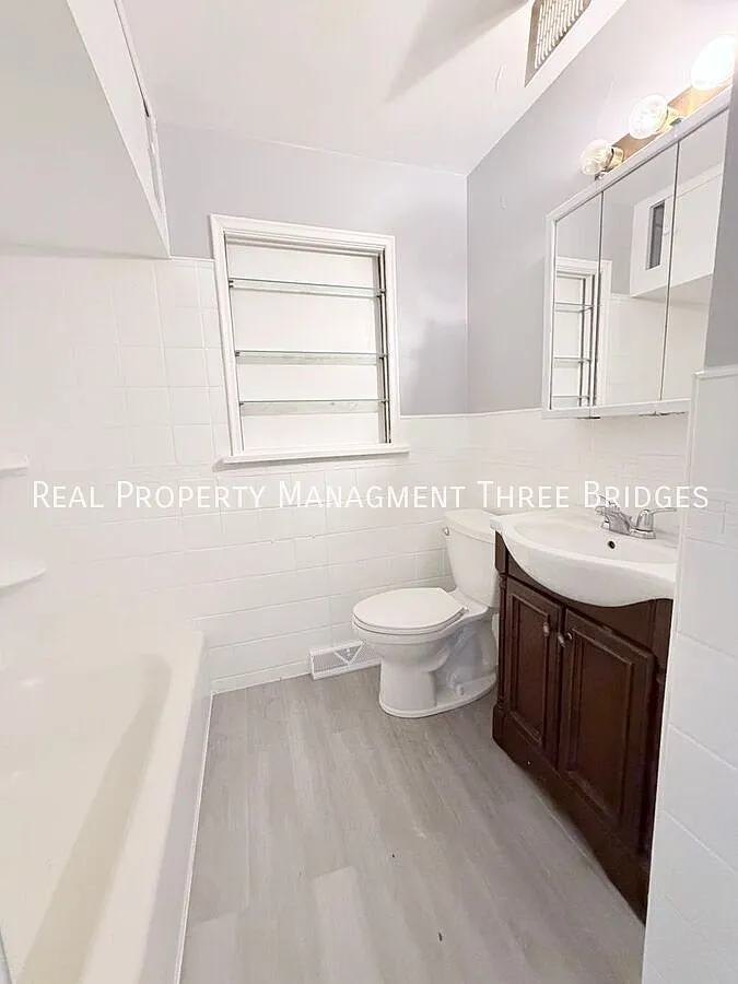 ** Move-in Special - 4 Bedroom Ferguson Home* — Photo 4