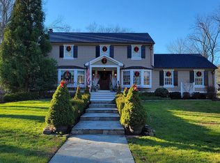 151 Fish Hawk Dr, Middletown, NJ 07748