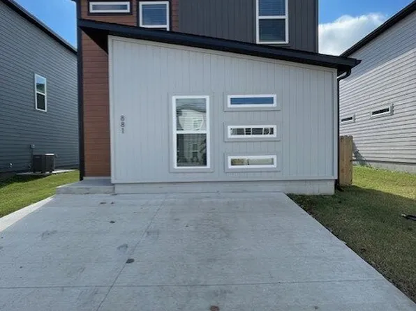 881 Massachusetts Ave, Centerton, AR 72719