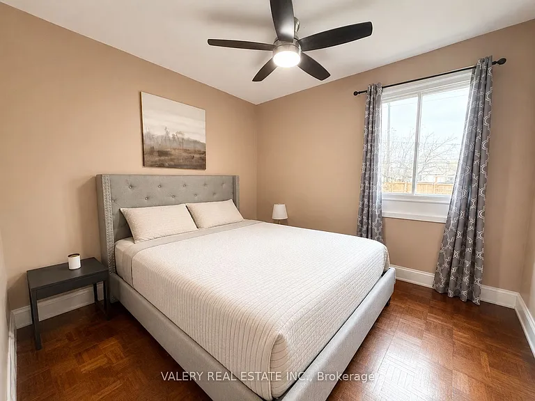 1102 Langlois Ave — Photo 9