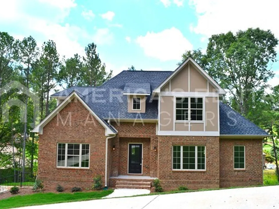 3764 Creekside Way