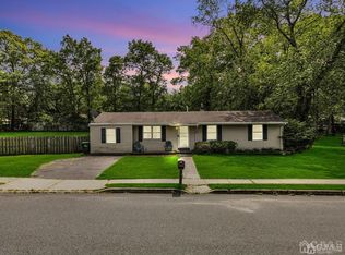 3 Redwood Rd, Howell, NJ 07731