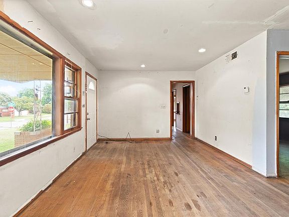 4th image of 5321 S Douglas Ave