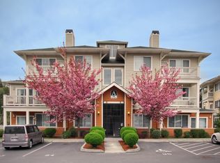 564 225th Ln NE #A-102, Sammamish, WA