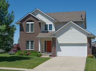 6320 NW 99th Ct, Johnston, IA 50131