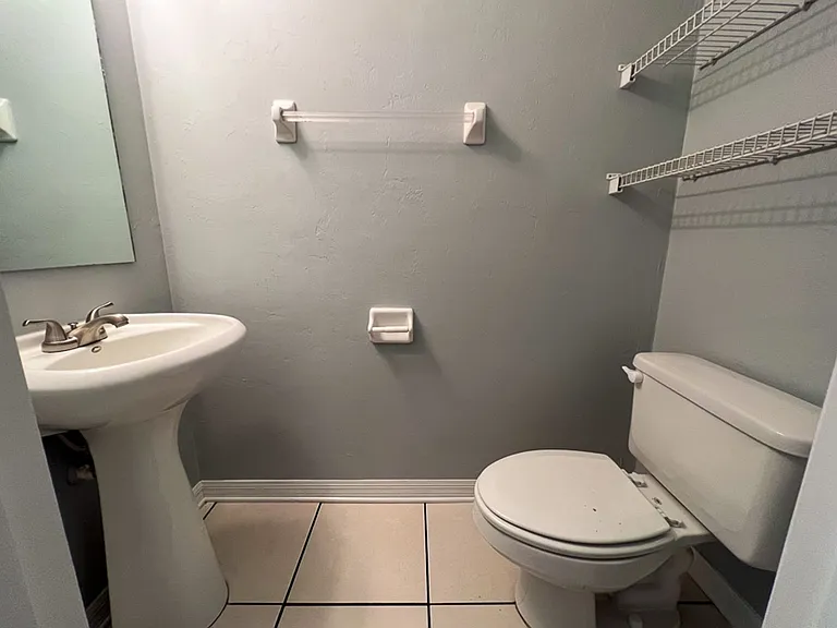 5048 NW 1st Pl — Photo 3