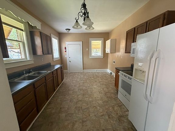 4th image of 525 N Daughtry St