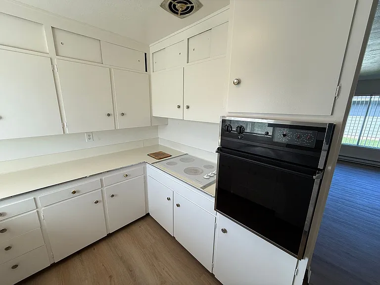1835 Beach Ave NE #11 — Photo 8