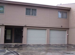 866 Stone Ridge Pl, Dubuque, IA 52001