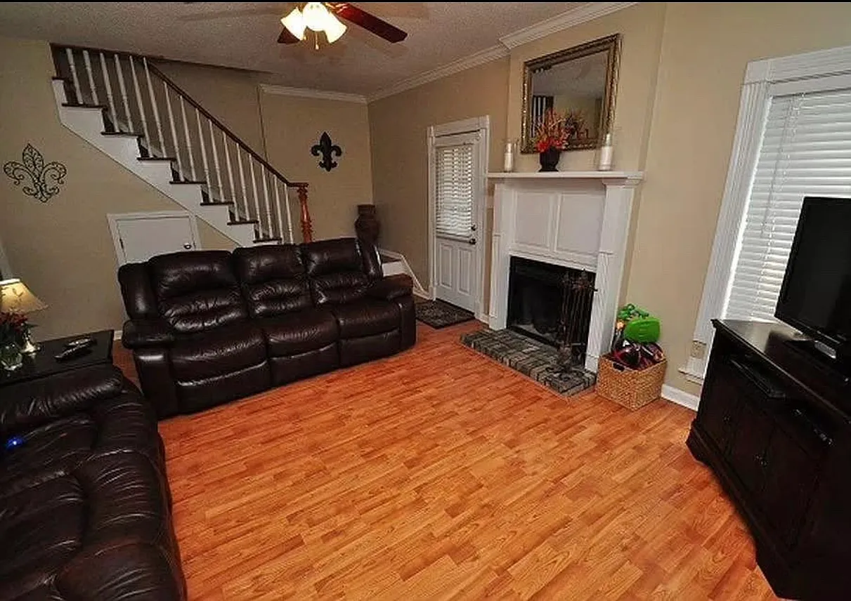 8022 Picardy Ave — Photo 3