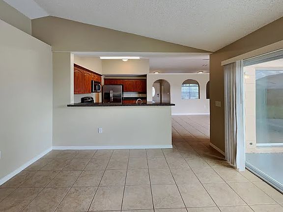 4th image of 1134 Munster Ct #1