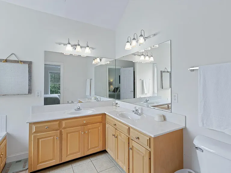 1362 Springview Dr — Photo 13