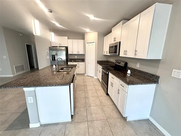 929 Anchor Bend Dr — Photo 2