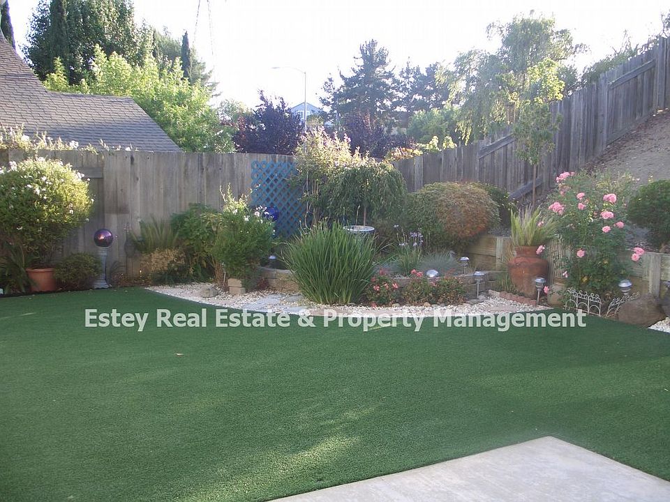 2nd image of 105 Sunnyglen Dr