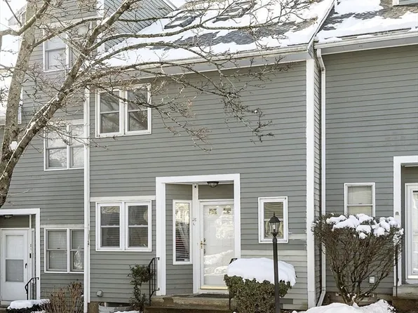 26 Farmland Rd #C, Lowell, MA 01850