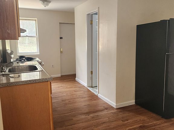 4th image of 68 Jackson St Floor 2