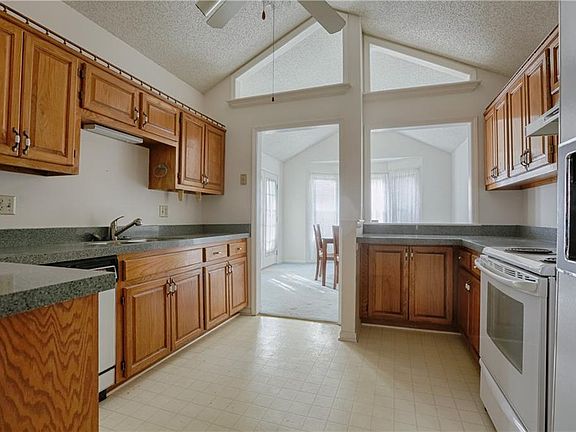 4th image of 4311 S Megan Ct APT 3