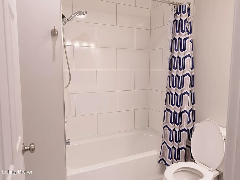 11518 Bellewood Garden Ct — Photo 11