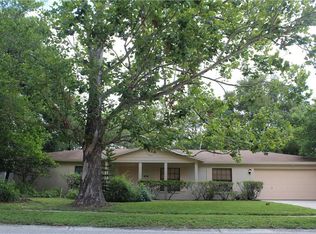 6626 Jennifer Dr, Temple Terrace, FL 33617