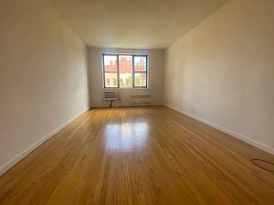 Rented by Bond New York | media 2