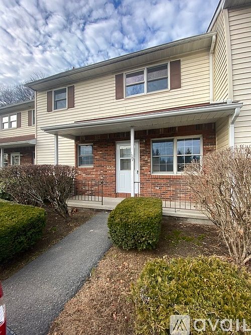 1st image of 109 Wheatfield Ct