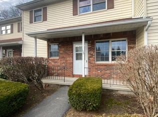 109 Wheatfield Ct, Milford, PA 18337