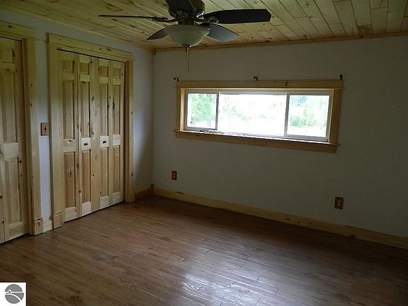 2nd image of 1816 Eisenhower Rd
