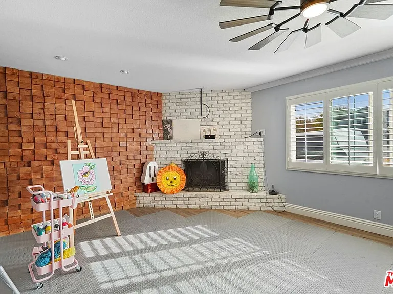 4631 W Avenue M8 — Photo 17
