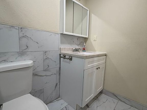 4th image of 1234 E Esther St