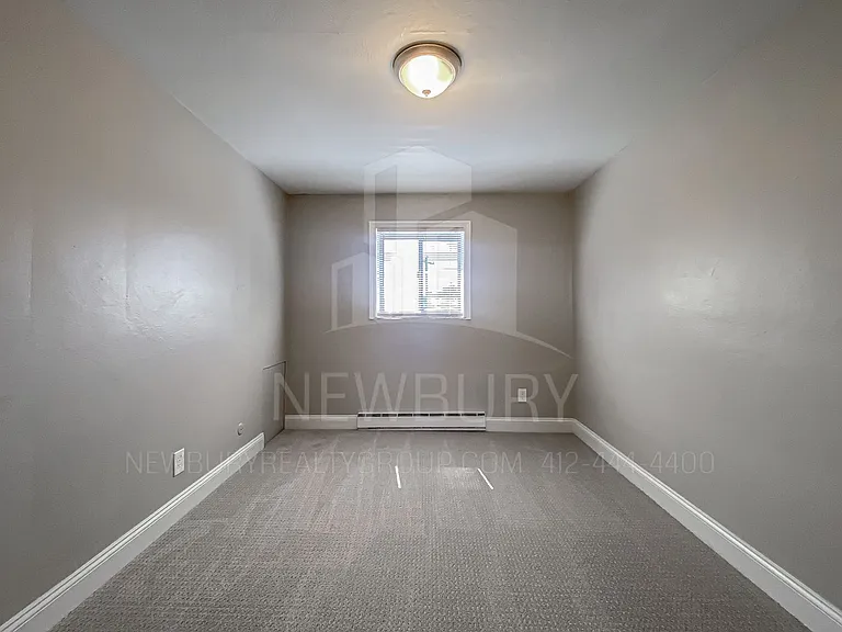 Poplar Apartments — Photo 15