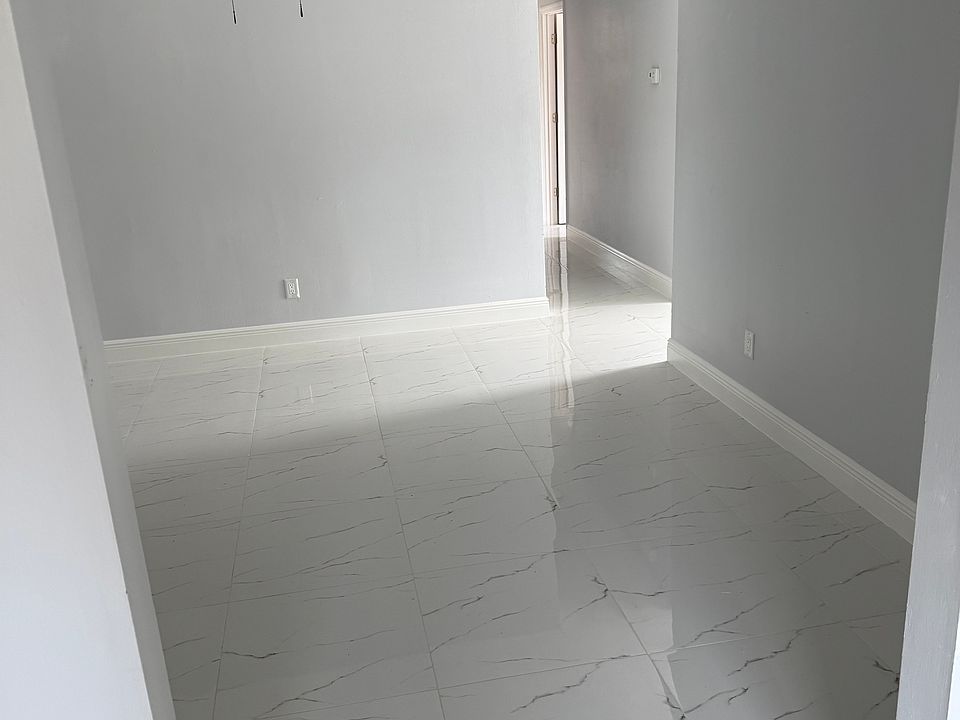 1st image of 10327 Bridlewood Ave