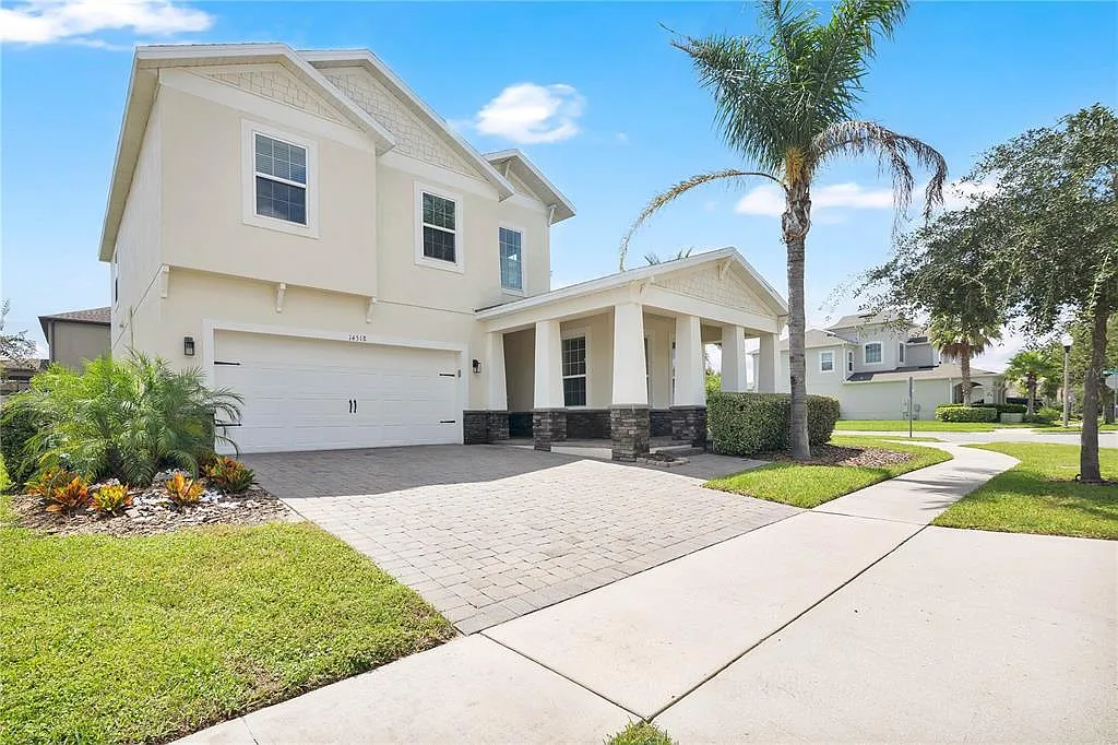 4 bed, 2.5 bath, 2490 sqft, $3,500 — Photo 4