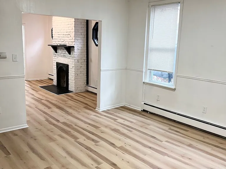207 Wilbur St — Photo 9
