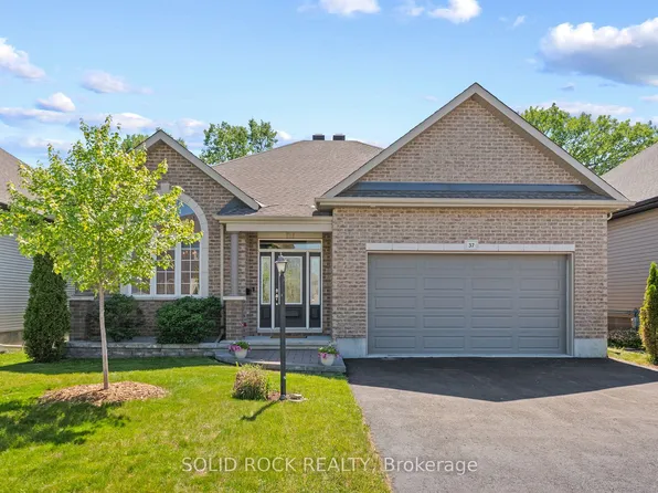 37 Dulmage Cres, Beckwith, ON K7C 0E5