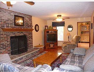 3rd image of 452 Monmouth Dr