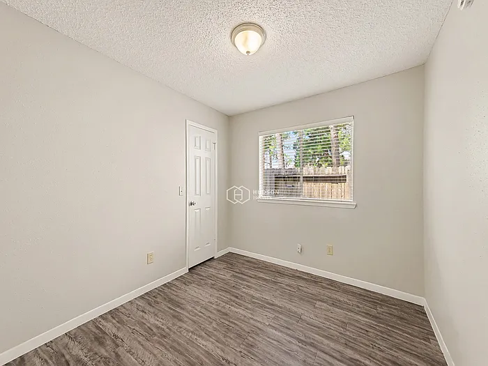 9415 Wallingham Dr — Photo 17