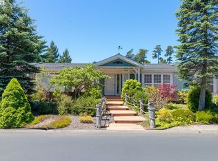 445 Robin Ln, Florence, OR 97439