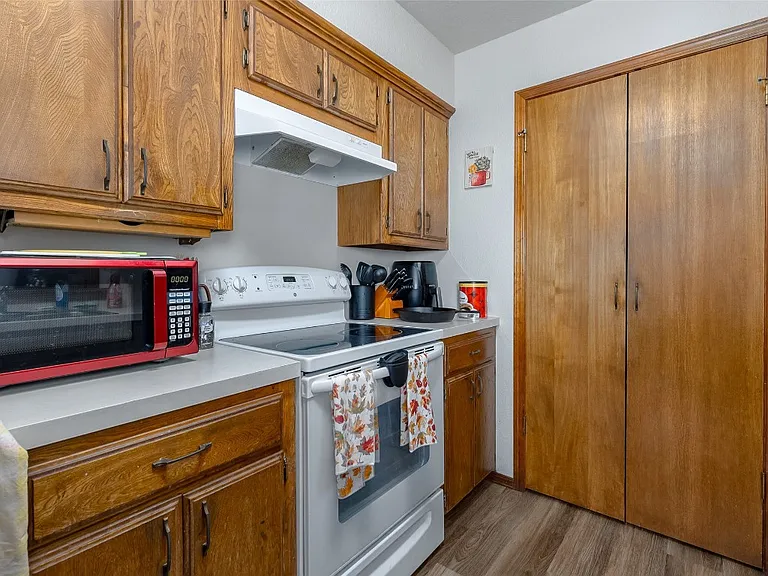 2608 Belknap Ave #2608 — Photo 7