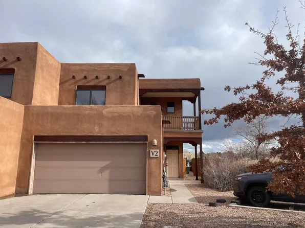 2600 W Zia Rd APT V2, Santa Fe, NM 87505