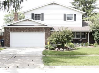 2913 Iroquois Dr, Oregon, OH 43616