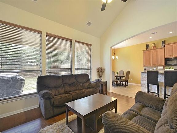 4th image of 405 Errol Dr
