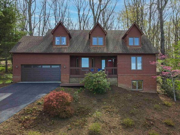 109 Primrose Dr, Blacksburg, VA 24060