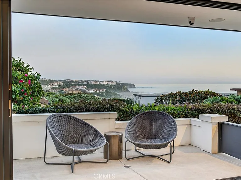 17 Monarch Bay Dr — Photo 32