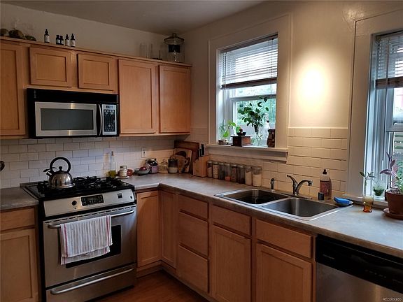 5th image of 440 N Clarkson St