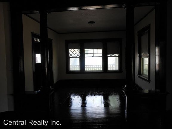 4th image of 139A E Hollis St