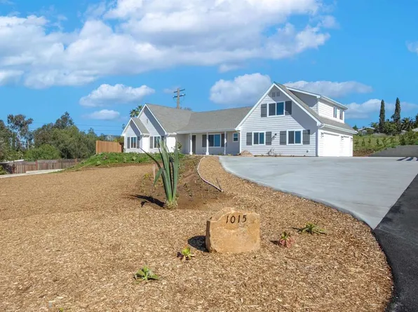 1015 & 1015 1/2 La Rueda Dr, Vista, CA 92084