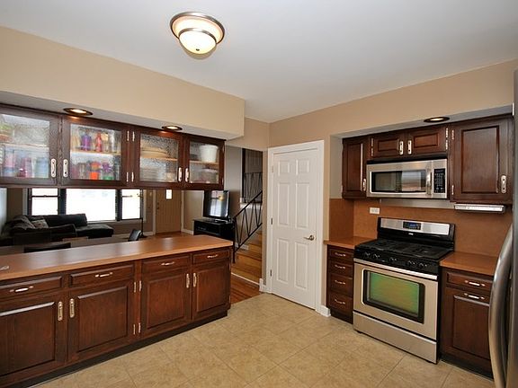 5th image of 10612 S Kolmar Ave